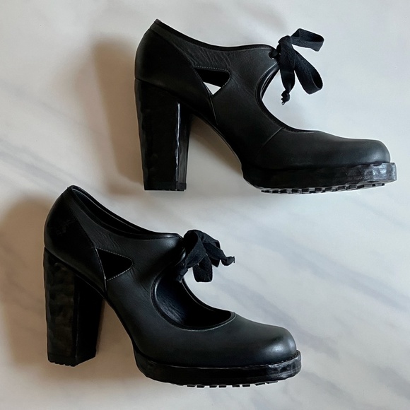 John Fluevog Hopscotch Tag Gray & Black Mary Jane Heels 9.5 - Picture 2 of 4